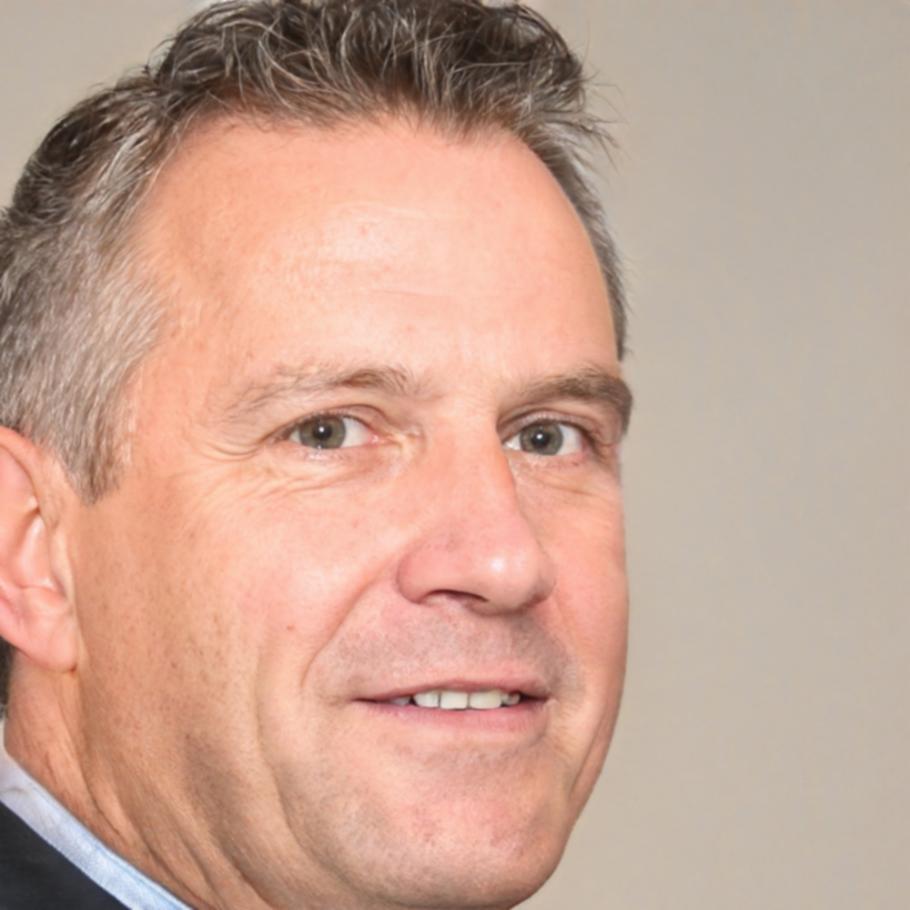 Portrait de Marc Dubois, expert en finance